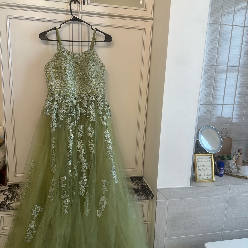 Elegant Green Prom Dress